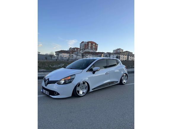 Sahibinden Renault Clio 1.2 Touch 2013 Model  400.000 km Beyaz