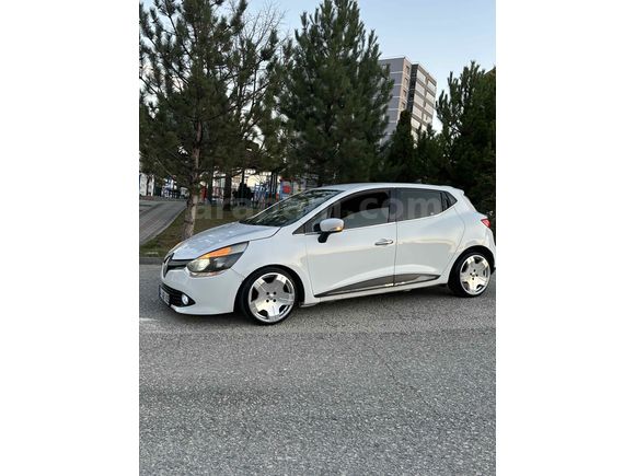 Sahibinden Renault Clio 1.2 Touch 2013 Model  400.000 km Beyaz