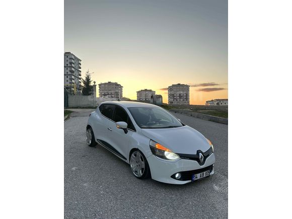 Sahibinden Renault Clio 1.2 Touch 2013 Model  400.000 km Beyaz