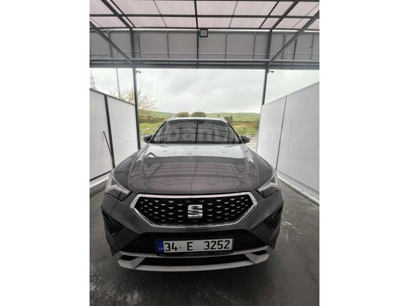 Memurdan Satılık Kapalı Garaj Arabası  Seat Ateca 1.5 EcoTSI Xperience 2024 Model 15.500 km de  ÖZEL PLAKALI  İstanbul