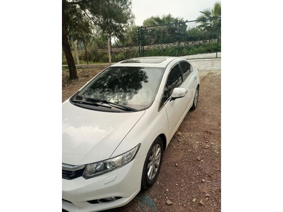 Sahibinden Honda Civic 1.6i VTEC Eco Elegance 2013 Model