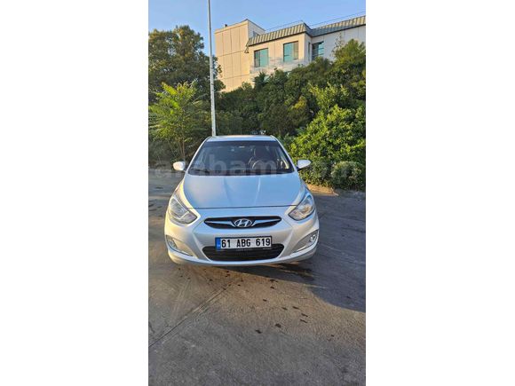 Sahibinden Hyundai Accent Blue 1.4 CVVT Mode Plus 2013 Model  vurdukları yeni yapıldı