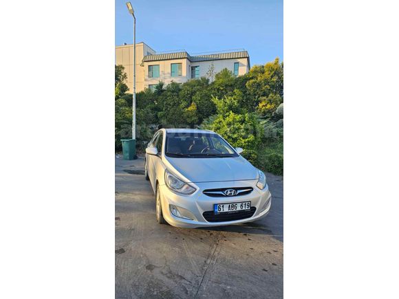 Sahibinden Hyundai Accent Blue 1.4 CVVT Mode Plus 2013 Model  vurdukları yeni yapıldı