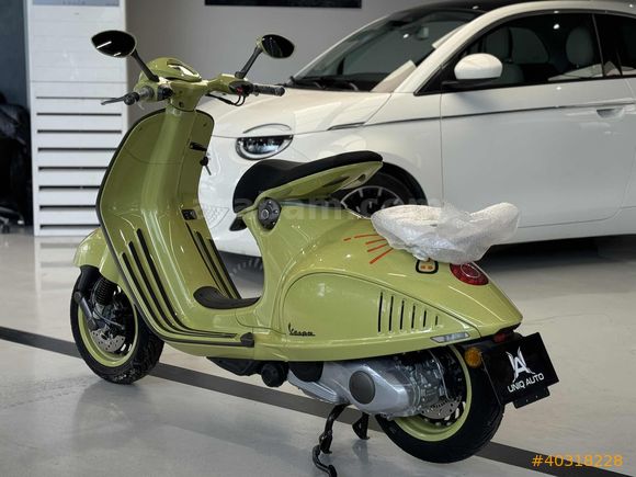 | UNIQ AUTO | VESPA 946 150i.e. BUNNY PRE.SELE FULL LCD EKRN