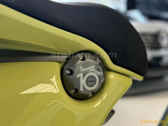 | UNIQ AUTO | VESPA 946 150i.e. BUNNY PRE.SELE FULL LCD EKRN