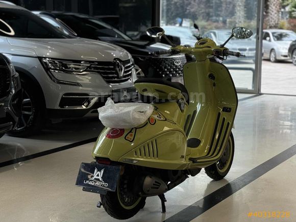 | UNIQ AUTO | VESPA 946 150i.e. BUNNY PRE.SELE FULL LCD EKRN