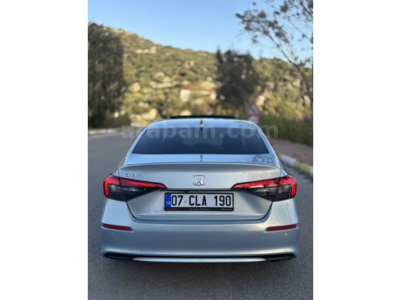Sahibinden Honda Civic 1.5 i-VTEC Eco Executive Plus 2021 Model 
