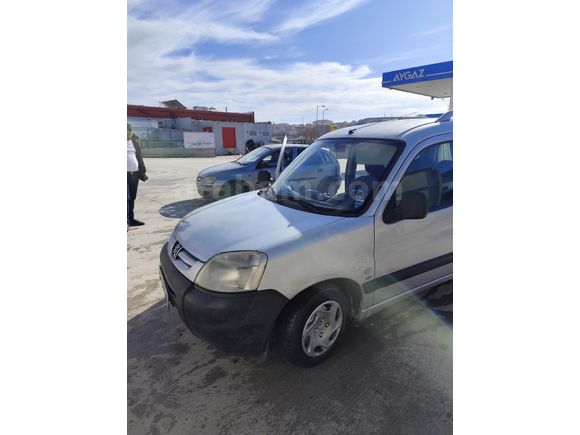 Sahibinden Peugeot Partner 2.0 HDI Comfort 2003 Model