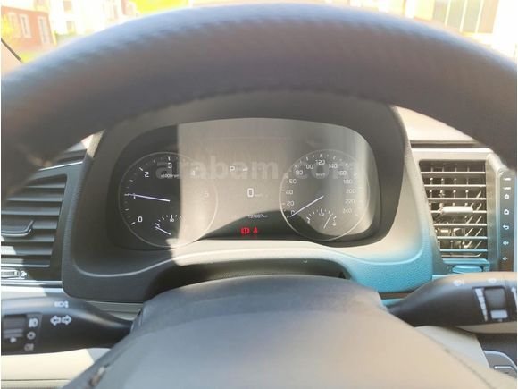 Sahibinden Hyundai Elantra 1.6 CRDi Style Plus 2018 Model  175.000 km Beyaz
