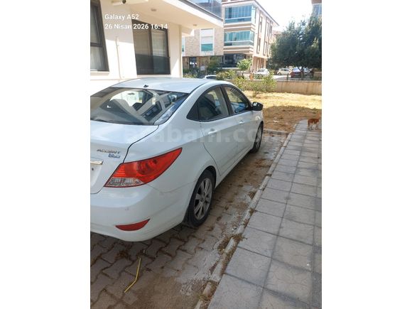 Sahibinden Hyundai Accent Blue 1.4 CVVT Mode Plus 2012 Model