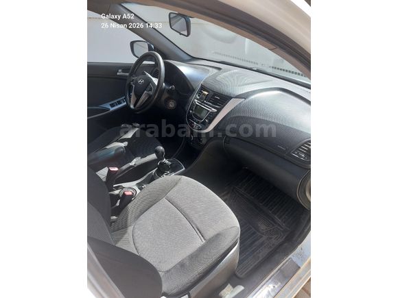 Sahibinden Hyundai Accent Blue 1.4 CVVT Mode Plus 2012 Model