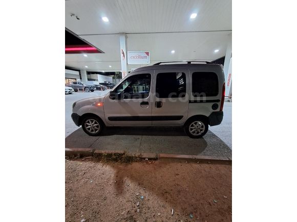 Sahibinden Renault Kangoo Multix 1.5 dCi Authentique 2011 Model  342.000 km Gri (Gümüş)
