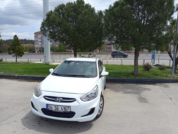 Kusursuz temizlikte Hyundai Accent Blue 1.4 D-CVVT Mode Plus 2017 Model Edirne