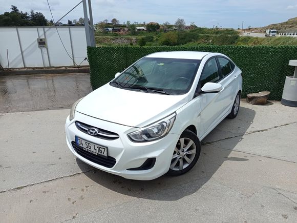 Kusursuz temizlikte Hyundai Accent Blue 1.4 D-CVVT Mode Plus 2017 Model Edirne