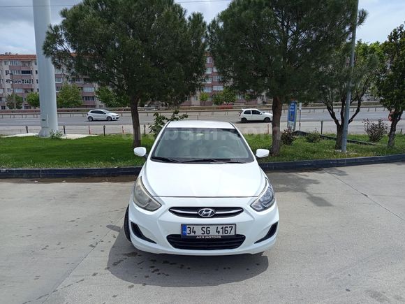 Kusursuz temizlikte Hyundai Accent Blue 1.4 D-CVVT Mode Plus 2017 Model Edirne