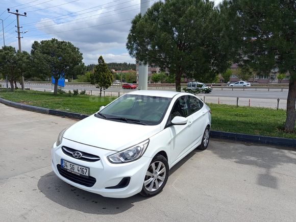 Kusursuz temizlikte Hyundai Accent Blue 1.4 D-CVVT Mode Plus 2017 Model Edirne