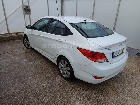 Kusursuz temizlikte Hyundai Accent Blue 1.4 D-CVVT Mode Plus 2017 Model Edirne