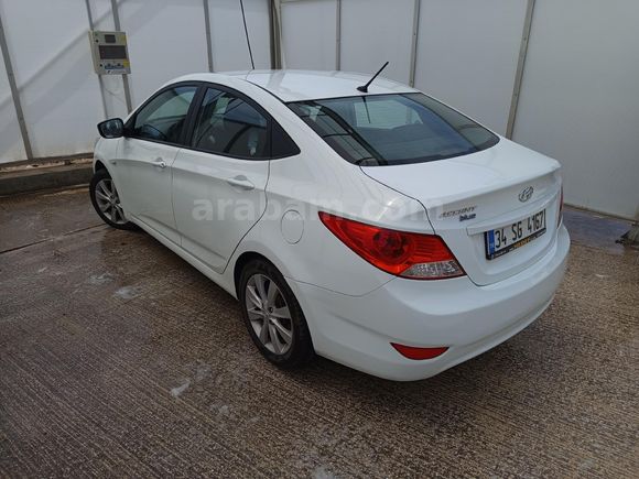 Kusursuz temizlikte Hyundai Accent Blue 1.4 D-CVVT Mode Plus 2017 Model Edirne