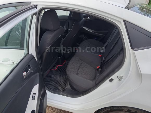 Kusursuz temizlikte Hyundai Accent Blue 1.4 D-CVVT Mode Plus 2017 Model Edirne