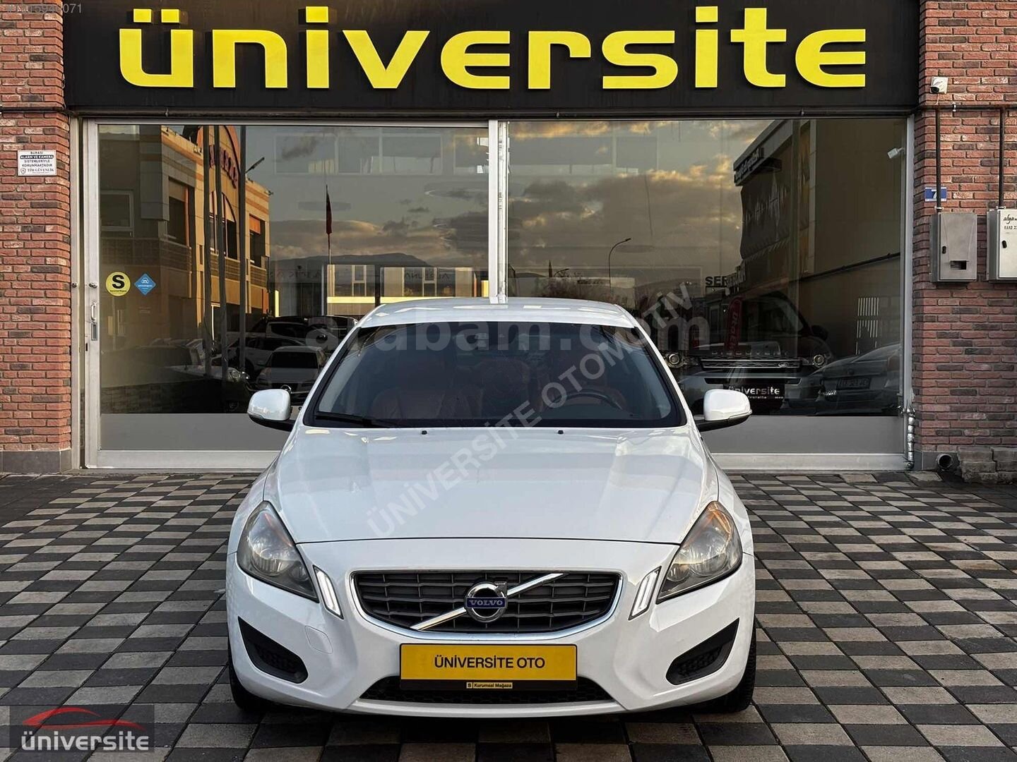 Galeriden Volvo S60 1.6 D Premium 2012 Model Konya 332.000 km Beyaz 2