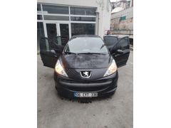 Sahibinden Peugeot 207 1.4 Trendy 2009 Model  180.000 km Siyah