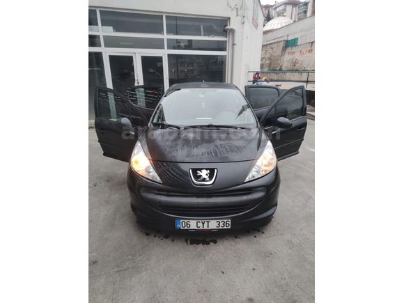 Sahibinden Peugeot 207 1.4 Trendy 2009 Model  180.000 km Siyah