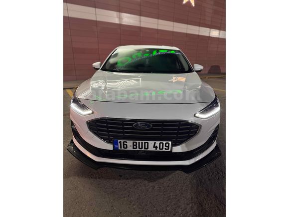 Sahibinden Ford Focus 1.5 TDCi Titanium X 2023 Model 
Garantisi devam etmektedir 