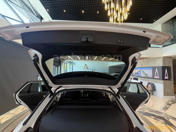 DERMAN AUTO EMSALSİZ AUDİ Q2 CAM TVN DESİGN 3.0TDİ