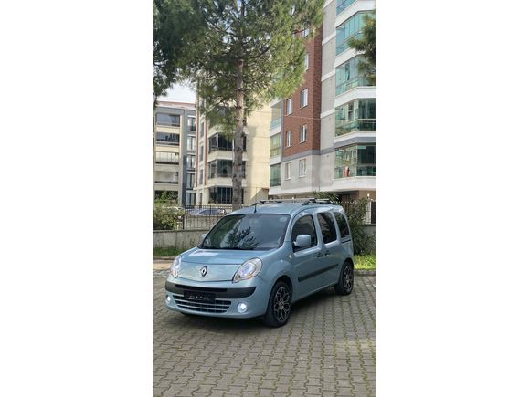 Sahibinden Renault Kangoo Multix 1.5 dCi 
BAYRAMDA ARAÇSIZ KALMAYIN GELENİ ÜZMEM 