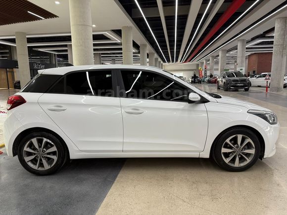 2015 MODEL HATASIZ BOYASIZ 114BİN KM
