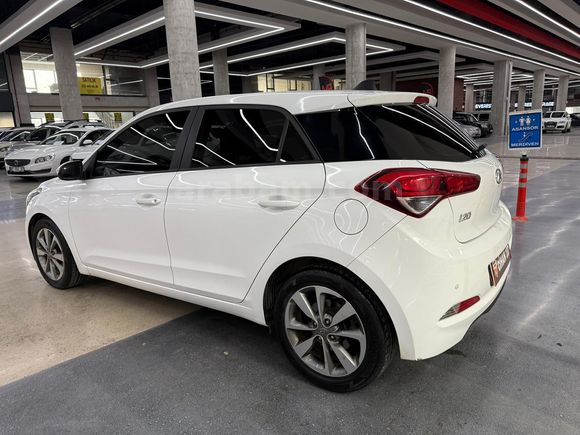 2015 MODEL HATASIZ BOYASIZ 114BİN KM