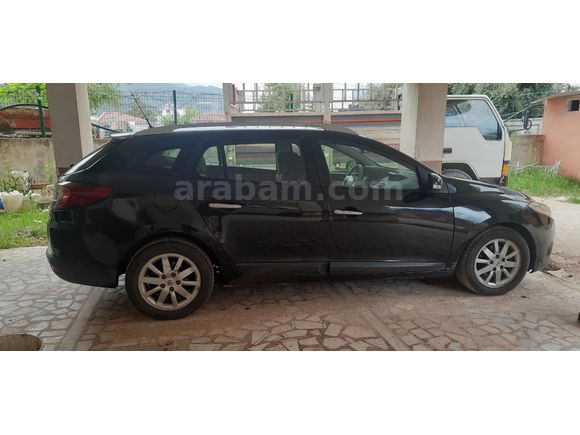 Sahibinden Renault Megane 1.5 dCi Sport Tourer Privilege 2012 Model