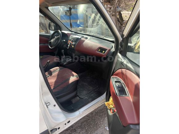 Sahibinden Fiat Doblo Combi 1.6 Multijet Elegance 2011 Model  424.000 km Beyaz