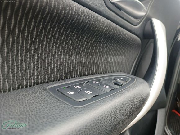 BMW 116d HATASIZ 2.5 PARÇA BOYALI EMSALSİZ TEMİZLİK'DE