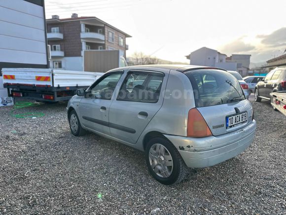 Galeriden Renault Clio 1.4 RTA 2000 Model Balıkesir