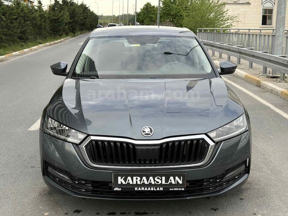 2021 OCTAVİA 1.5 HİBRİT-DEĞİŞENSİZ-LANSMAN RENK-BAKIMLI