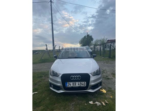 Audi A1 s Line paket temiz )
