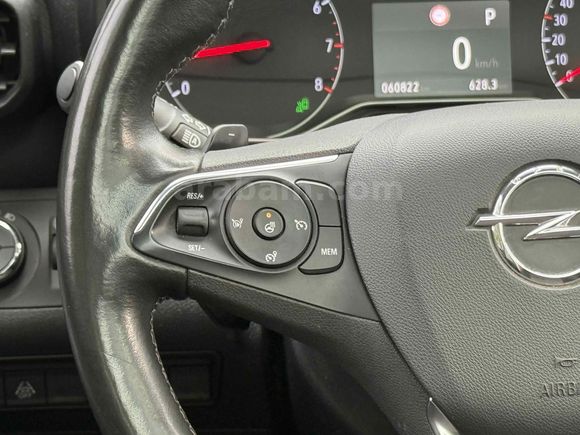 MESTOĞLU / 2023 OPEL COMBO 1.5D ULTİMATE CAM TAVAN HATASIZ BOYASIZ SADECE 60.000 KM