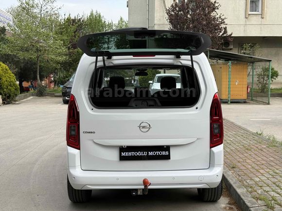 MESTOĞLU / 2023 OPEL COMBO 1.5D ULTİMATE CAM TAVAN HATASIZ BOYASIZ SADECE 60.000 KM