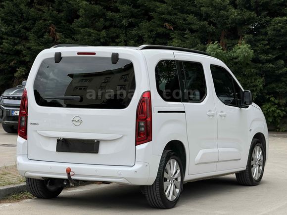 MESTOĞLU / 2023 OPEL COMBO 1.5D ULTİMATE CAM TAVAN HATASIZ BOYASIZ SADECE 60.000 KM