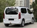 MESTOĞLU / 2023 OPEL COMBO 1.5D ULTİMATE CAM TAVAN HATASIZ BOYASIZ SADECE 60.000 KM
