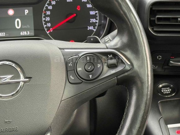 MESTOĞLU / 2023 OPEL COMBO 1.5D ULTİMATE CAM TAVAN HATASIZ BOYASIZ SADECE 60.000 KM