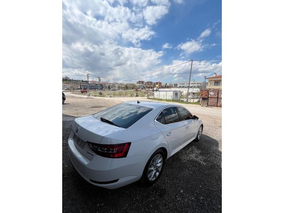 Sahibinden Skoda SuperB 1.6 TDI Style 2018 Model  214.000 km Beyaz
