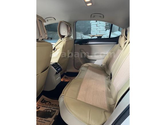 Sahibinden Skoda SuperB 1.6 TDI Style 2018 Model  214.000 km Beyaz