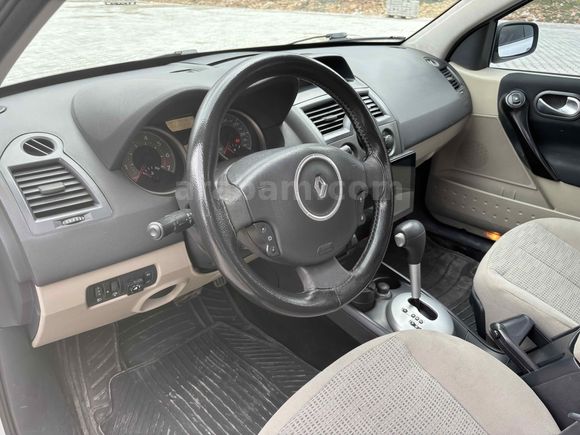 Sahibinden Renault Megane 1.6 Expression 2006 Model  243.300 km Gri