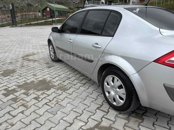 Sahibinden Renault Megane 1.6 Expression 2006 Model  243.300 km Gri