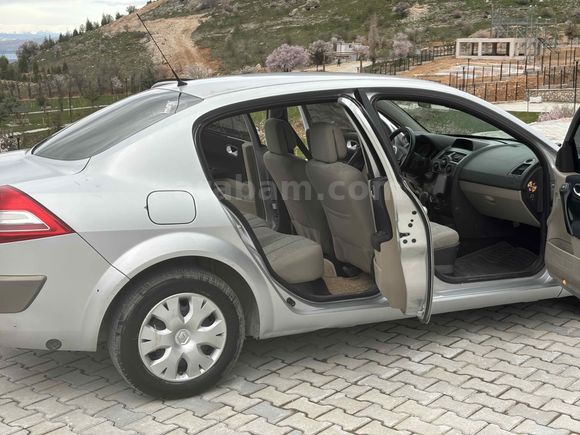 Sahibinden Renault Megane 1.6 Expression 2006 Model  243.300 km Gri