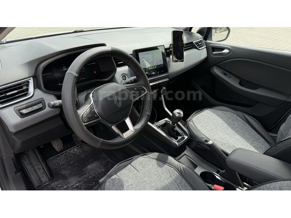 2025 Renault CLIO EVOLUTION - 1.0 TCe (100HP) 6 İLERİ
