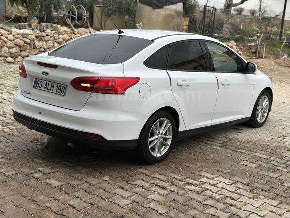 Sahibinden BOYASIZ ÇİZİKSİZ Ford Focus 1.6 TDCi Trend X 2015 Model 
