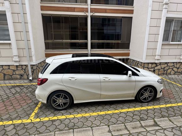 Mercedes - Benz B 180 AMG 2015   ÖĞRETMENDEN SATILIKTIR